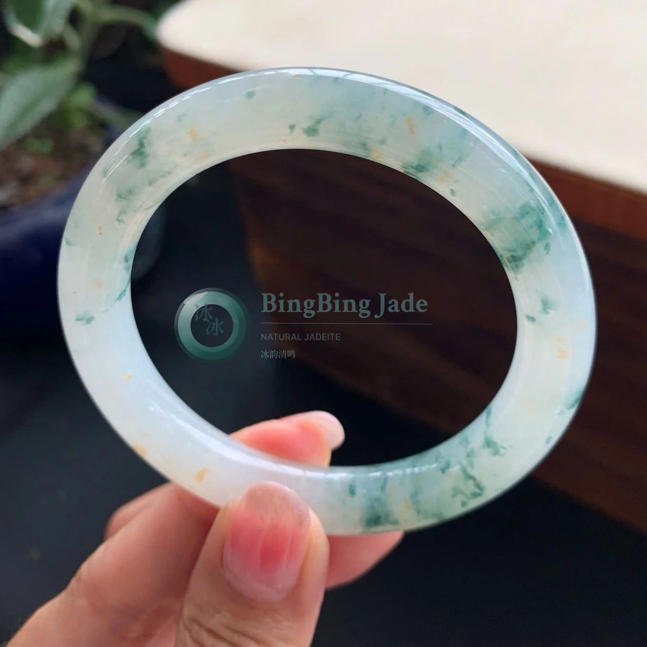 Icy Pale Blue with Scattered Emerald Blooms Bangle 52.8mm