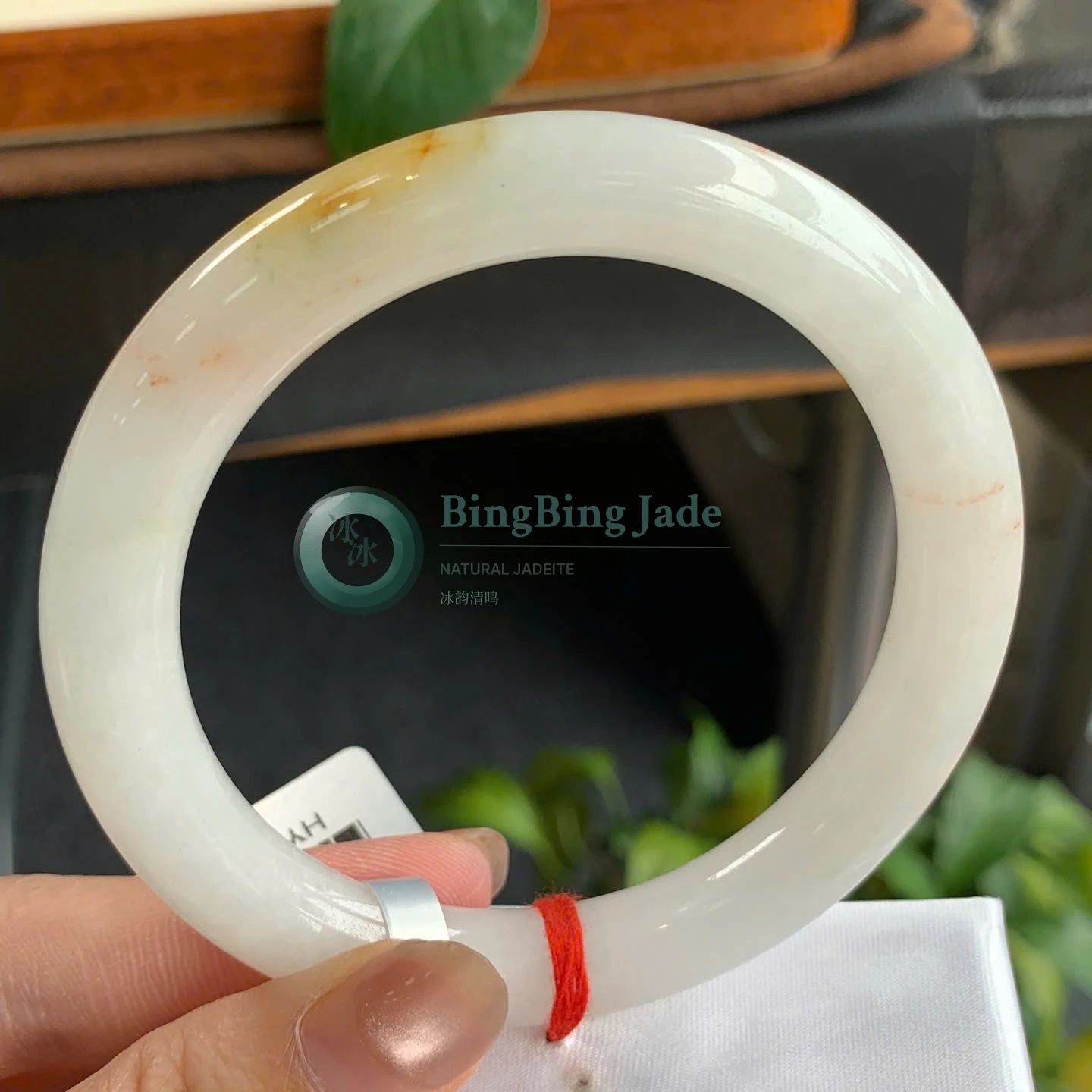 Warm Honey Kiss on Snow White Jadeite Bangle 58mm