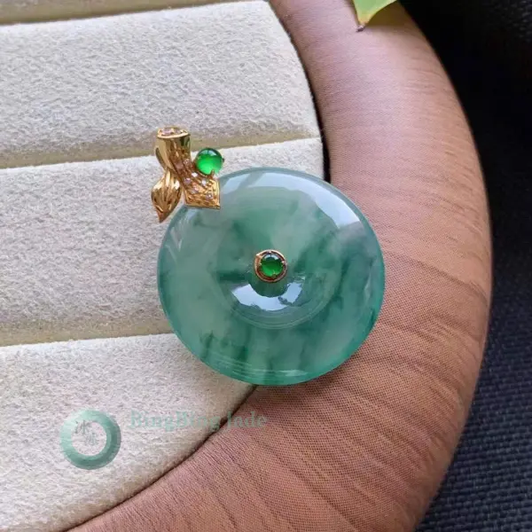 Floating Emerald Bloom Jadeite Pendant 20mm 18K Gold