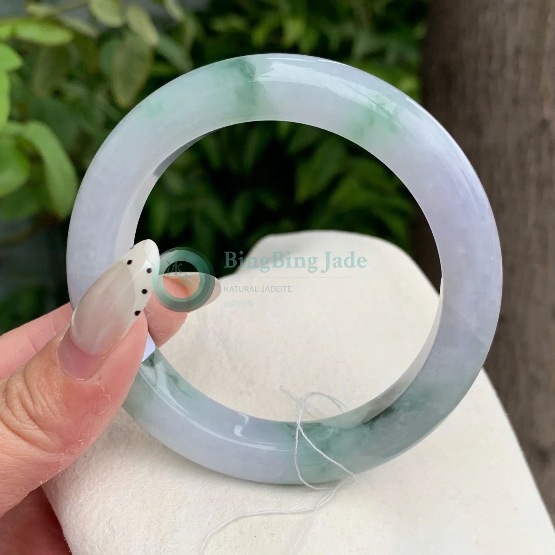 Lavender Undertone & Floating Emerald Jadeite Bangle 54.6mm