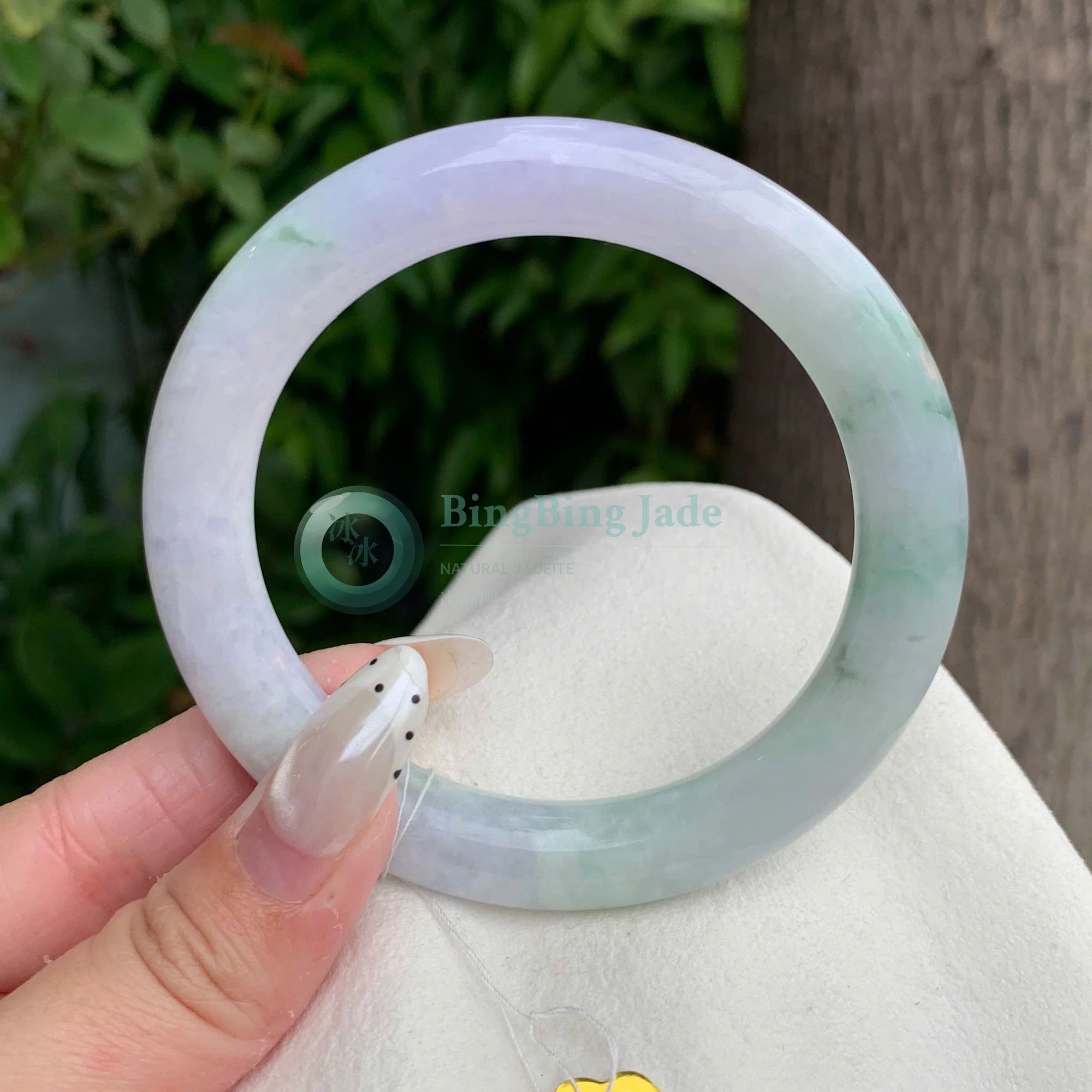 Spring Bloom Lavender & Green Jadeite Bangle 58mm