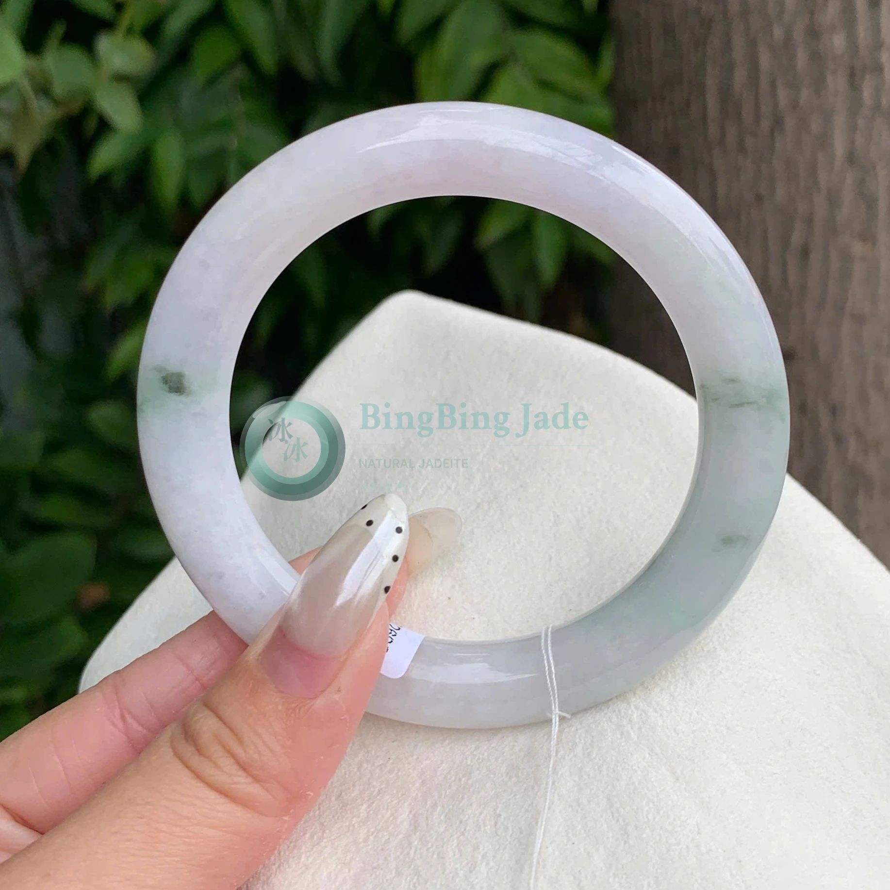 Lavender Undertone Round Bangle 56mm — Soft Bloom Veil