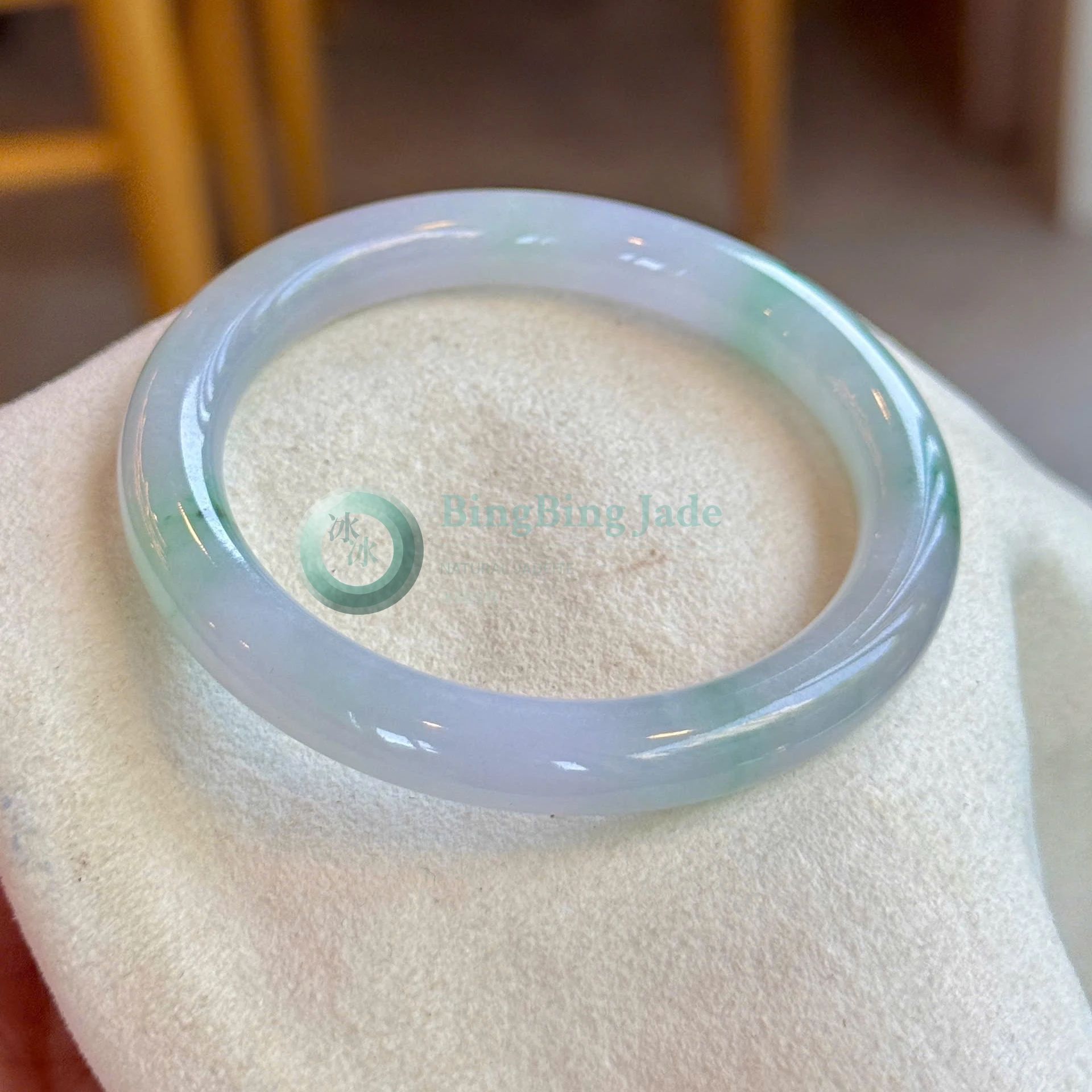 Pale Lavender Undertone Round Bangle 51.5mm — Soft Jelly Body with Floating Green Wisps